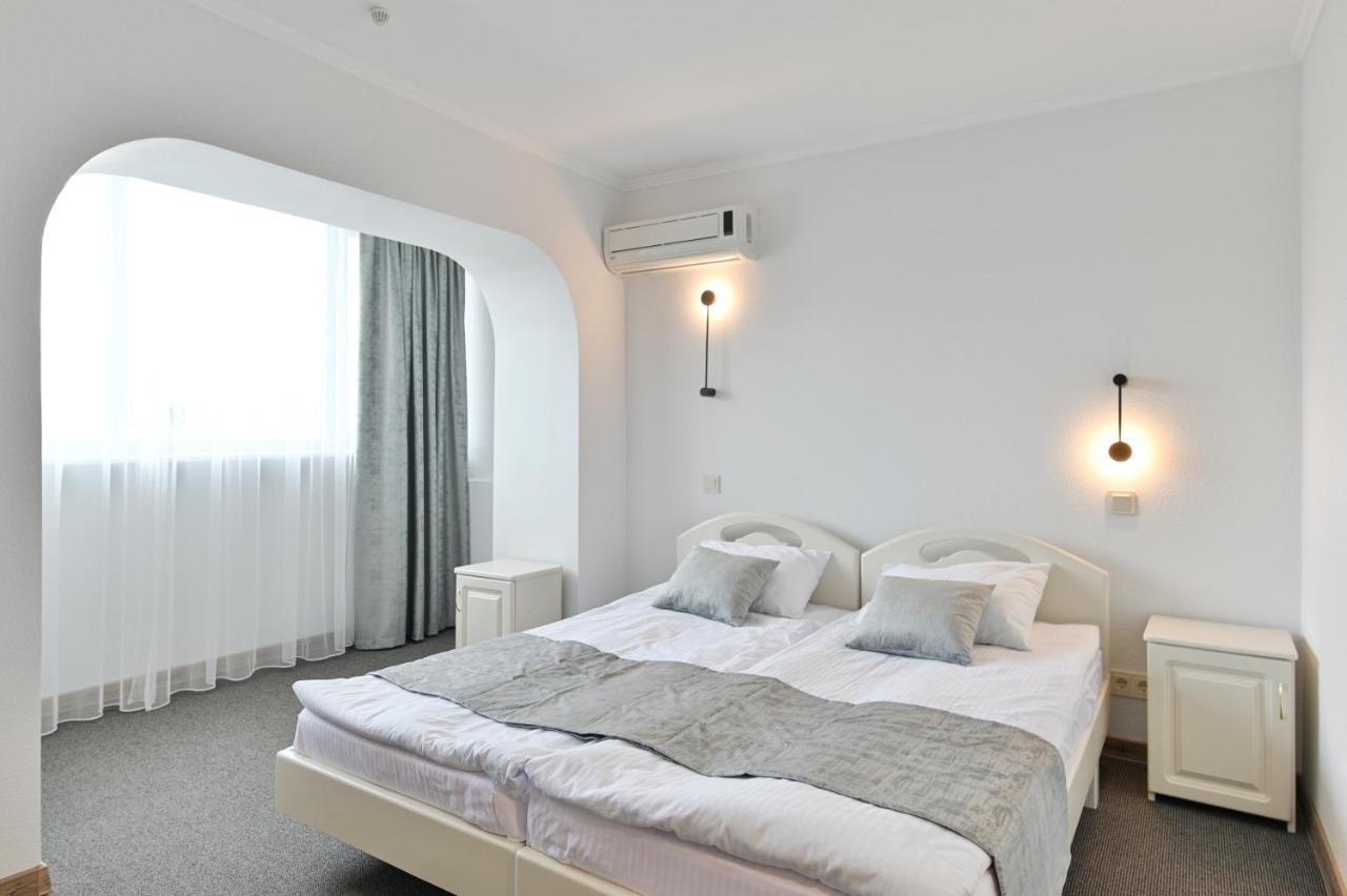 Makis Hotel Spa Poddubtsy Exterior photo